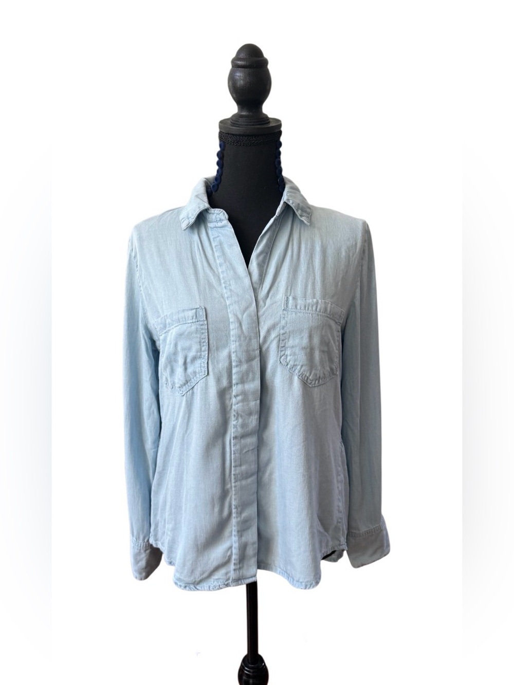 Elie Tahari Light Blue Button-Down Shirt with Chest Pockets